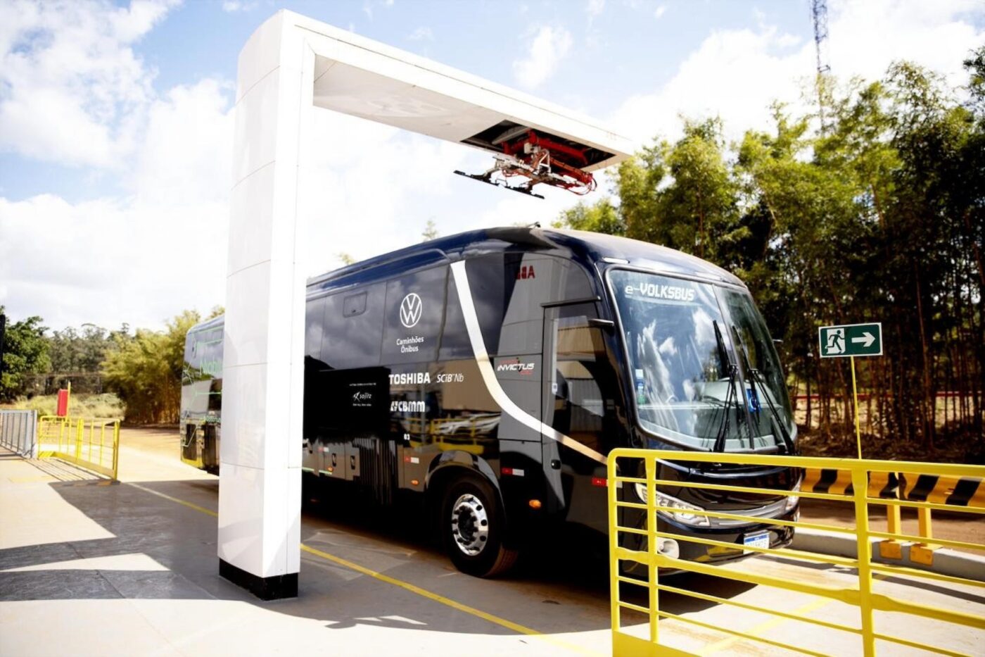 The technology will be validated and improved during this real operation at CBMM, where the vehicle will run on a daily basis along a fixed route. Photo: Volkswagen Truck & Bus