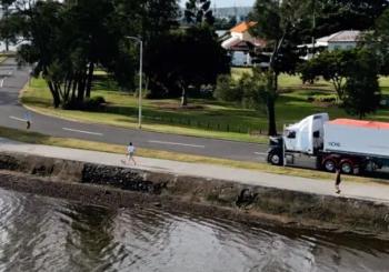 The trial is claimed to be a first in Australia for zero-emissions heavy vehicles delivering raw materials