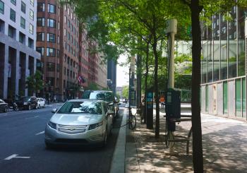 EV charging in Montreal, Quebec. Image: ©Stefania Arca/Dreamstime.com