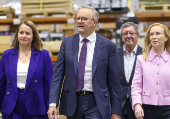 Australian Prime Minister Anthony Albanese touring Tritium DCFC’s campus in Brisbane