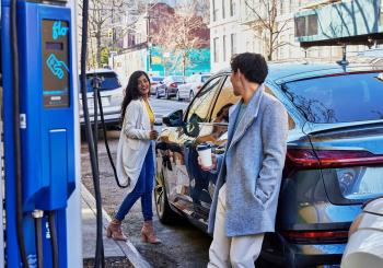 FLO Maintains 99% Uptime at NYC Chargers During First 18 Months. Image: CNW Group/FLO