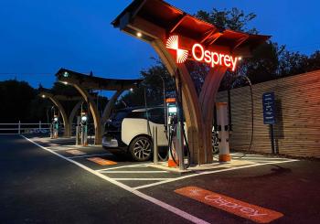 Design of the Osprey hub optimises safety and accessibility, earning it the UK’s highest ChargeSafe inspection score to date (4.79), for its extra space, ease of use and canopies providing shelter and lighting