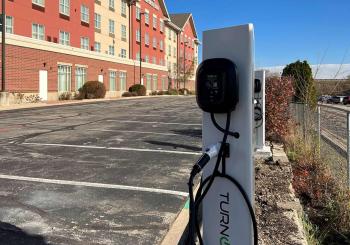 A TurnOnGreen EVP700G Level 2 EV networked high-powered charger at Hilton Garden Inn. Photo: Business Wire