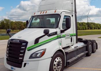A Freightliner eCascadia semi-truck at One Energy corporate headquarters in Findlay, OH. Photo: Business Wire