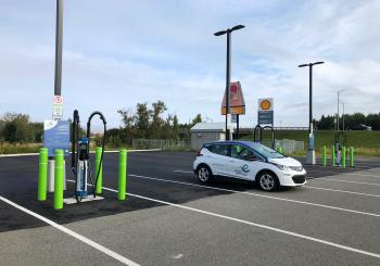 CAPTION: The Electric Circuit’s new Rivière-du-Loup fast-charging site with Kempower power-sharing stations. Photo: CNW Group/Circuit électrique