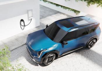 Wallbox's next generation DC bidirectional charger, Quasar 2, and Kia's EV9 electric SUV. Photo: Business Wire