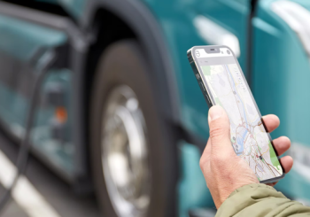 Volvo’s new service lets haulers easily find and access public charging stations for heavy vehicles, regardless of brand. Photo: Volvo Trucks