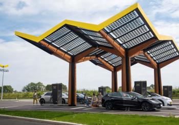 Most Fastned stations feature the company’s iconic solar canopies that help EV drivers to easily locate the site and stay dry while charging. Photo: Fastned