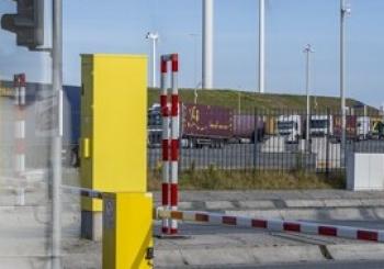 A study commissioned by the Port of Rotterdam Authority shows that Around 2,000 electric trucks can be expected in the port area by 2030. Image: Truckparkings Rotterdam Exploitatie