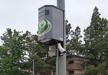 Pole-mounted EV chargers are an excellent charging solution for Los Angeles, with its high population density. Photo: EVSE